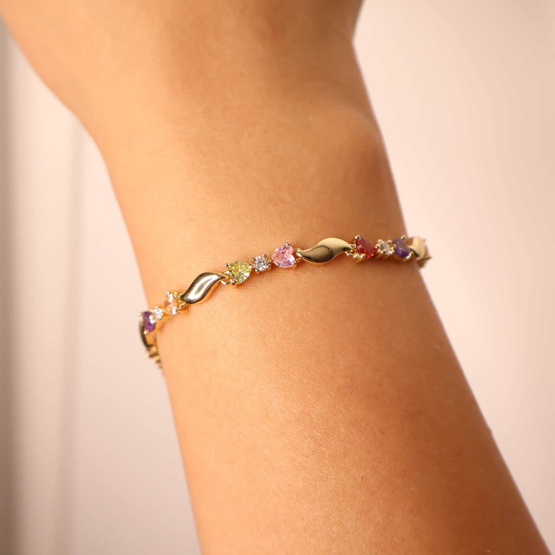 Rainbow Whispers Bileklik