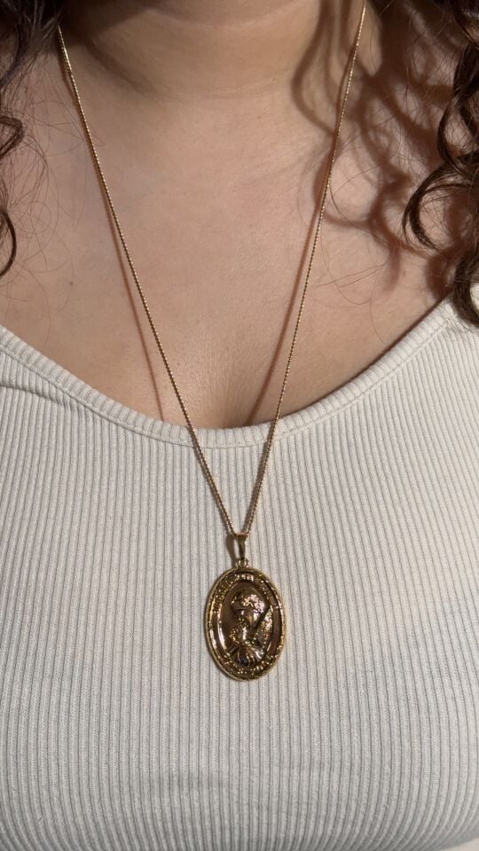 Madonna Rosa Uzun Kolye