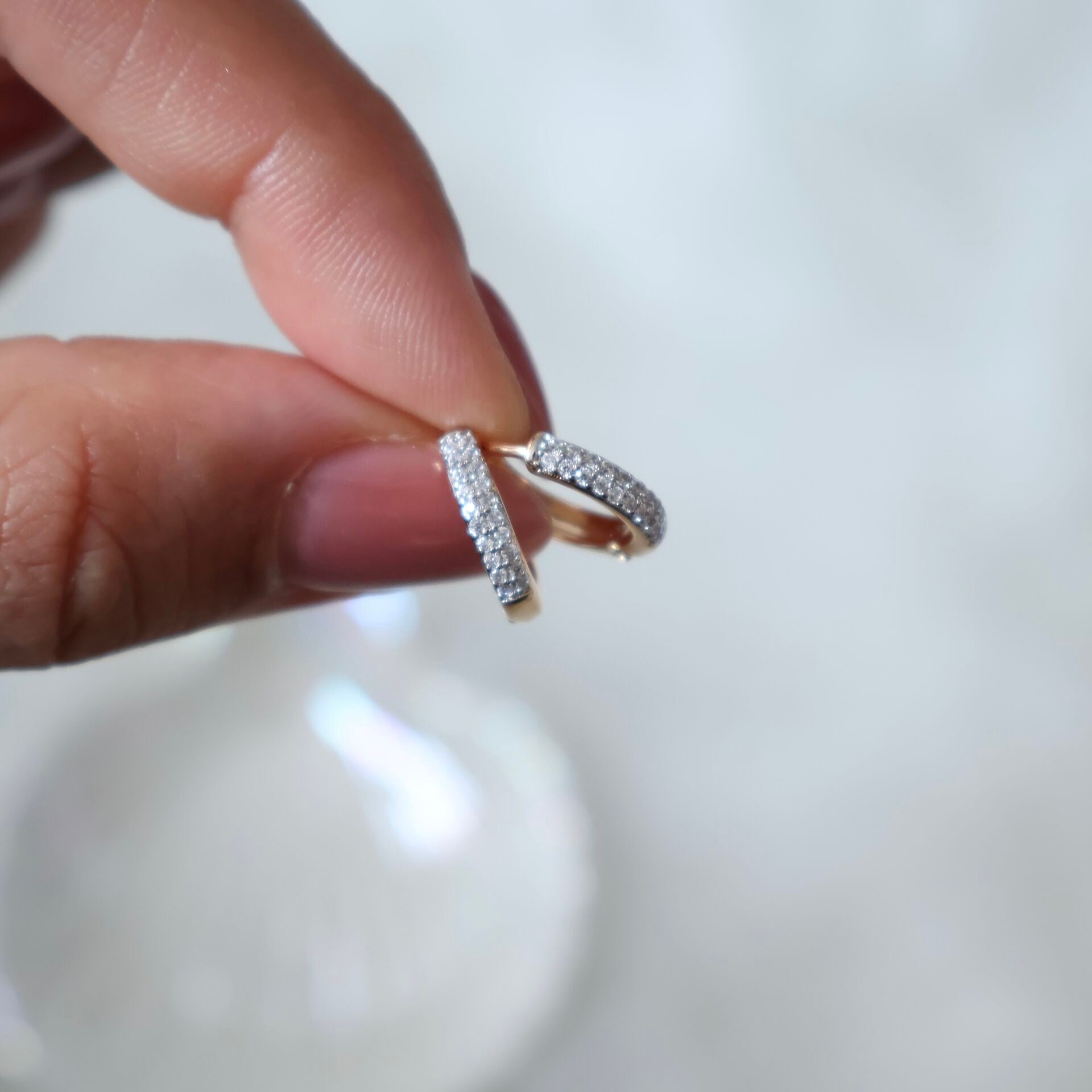 Camellia Çift Sıra Taşlı Halka Küpe