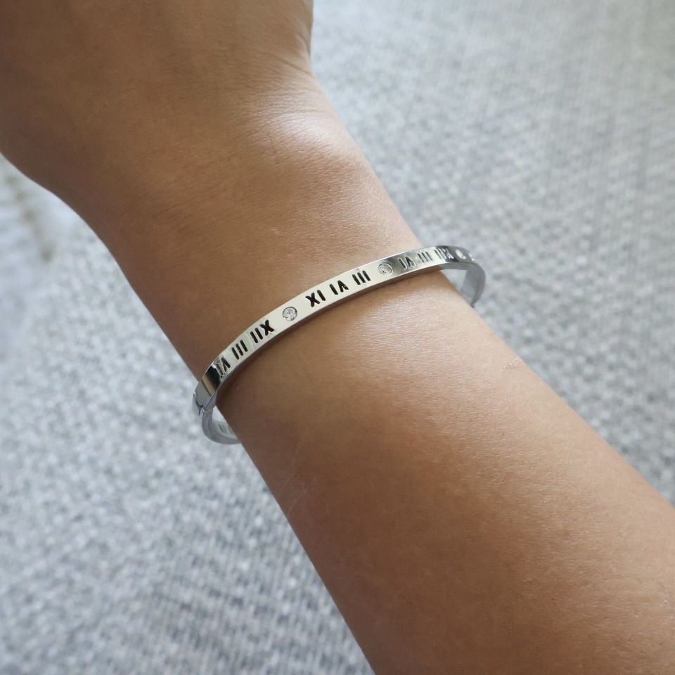 Taş Detaylı Çelik Kelepçe