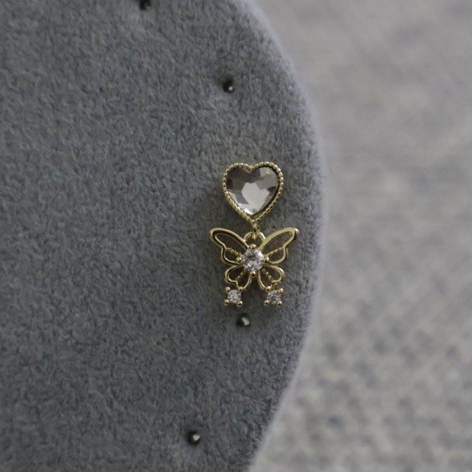 Sallantılı Kelebek Piercing