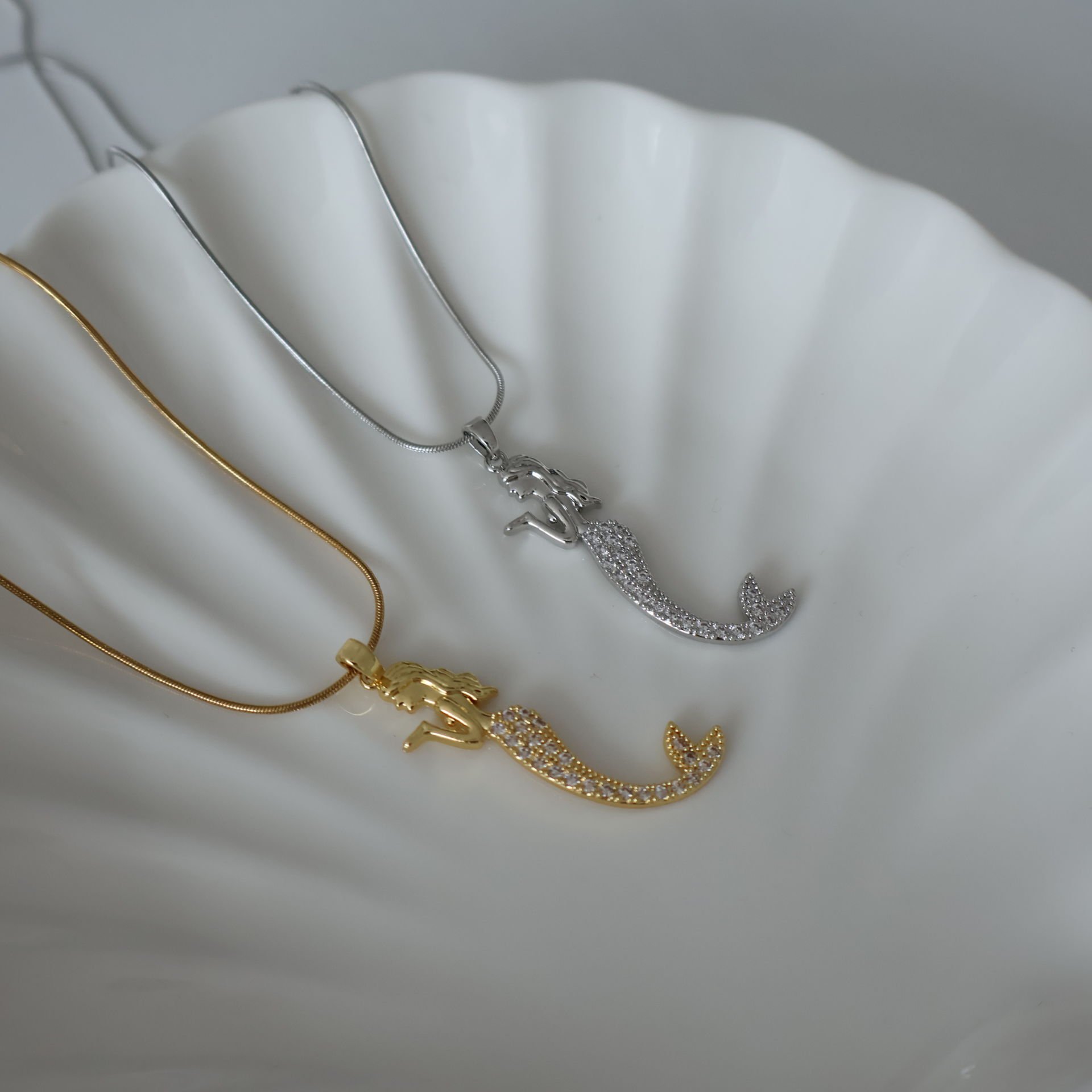 Deniz Kızı Çelik Kolye