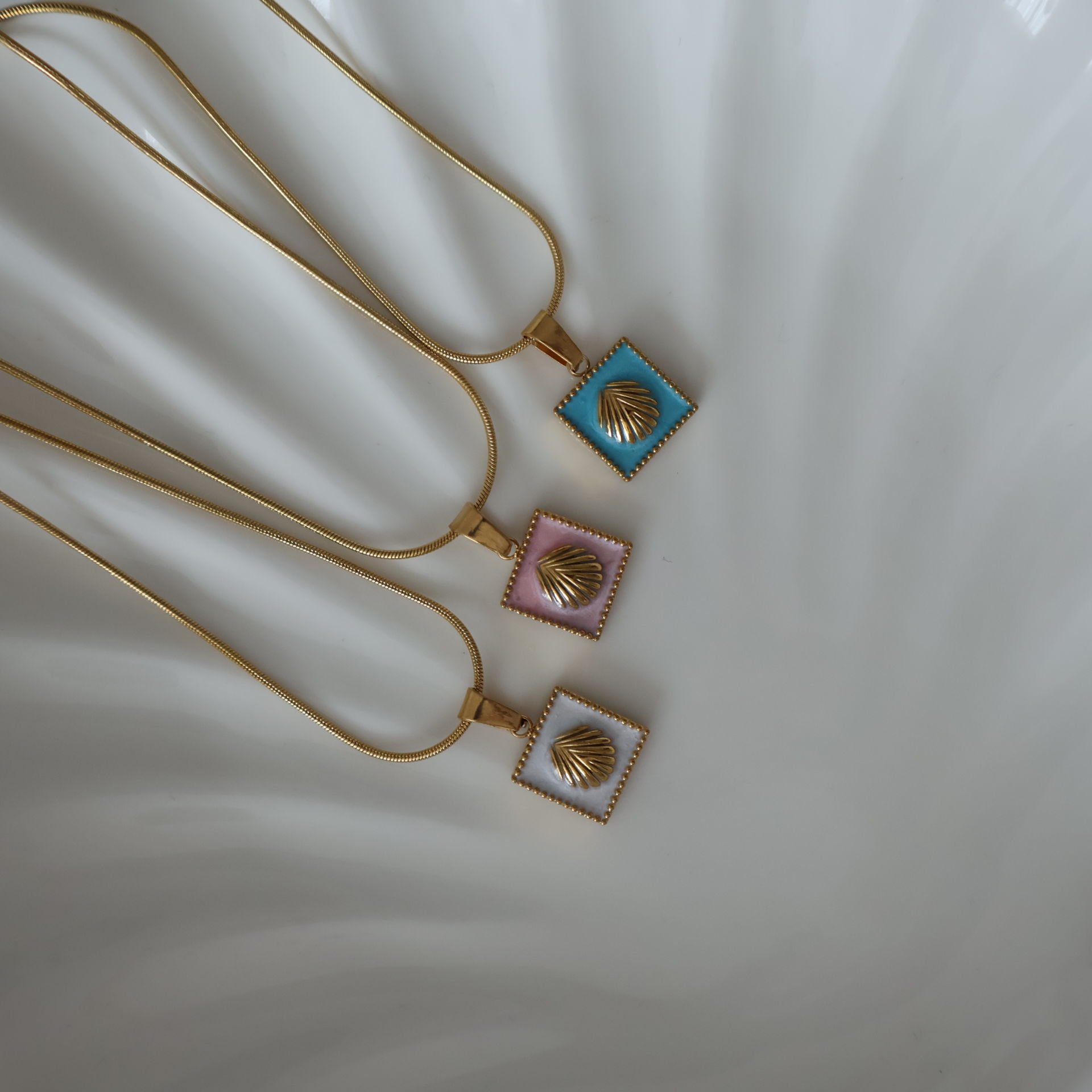 Deniz Kabuğu Çelik Kolye