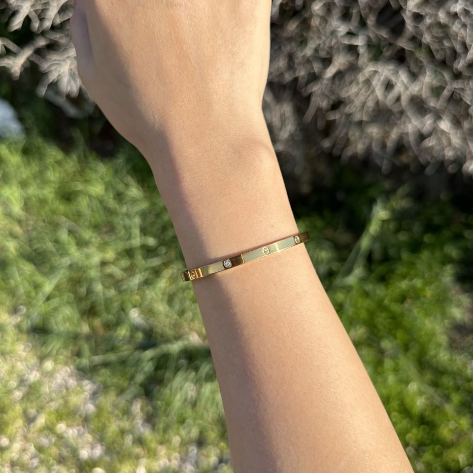 Taşlı İnce Cartier Kelepçe S - Gold