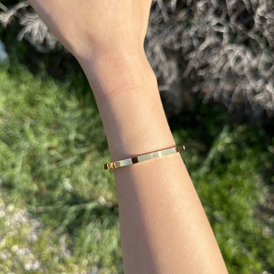 Taşlı İnce Cartier Kelepçe M - Gold