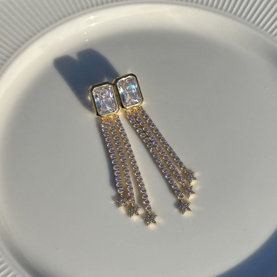 Lillia Star Sallantılı Küpe