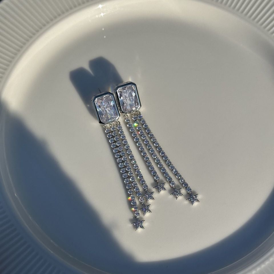 Lillia Star Sallantılı Küpe